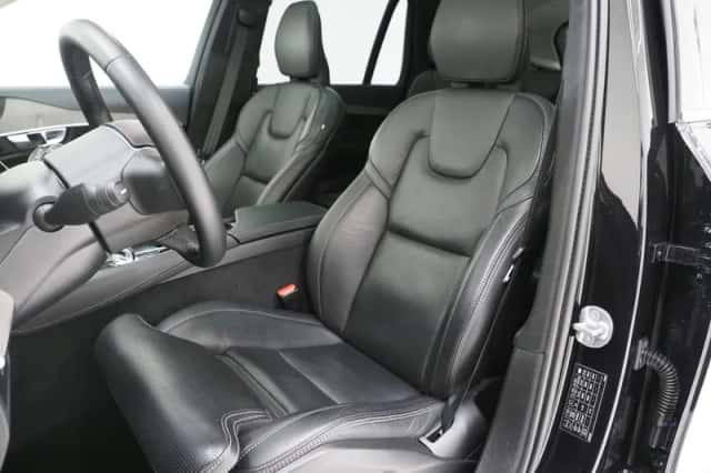 Volvo XC90 (2022) thumbnail 4