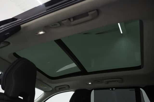 Volvo XC90 (2022) thumbnail 41
