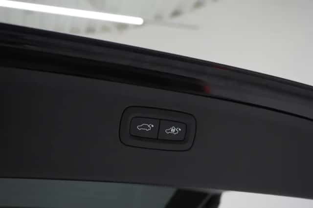 Volvo XC90 (2022) thumbnail 44