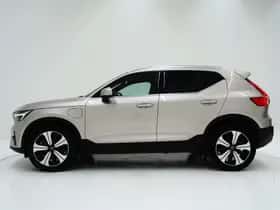 Volvo XC40 thumbnail 2