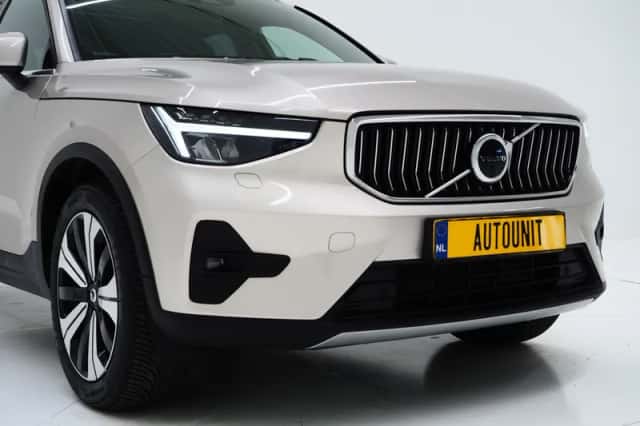 Volvo XC40 (2022) thumbnail 11