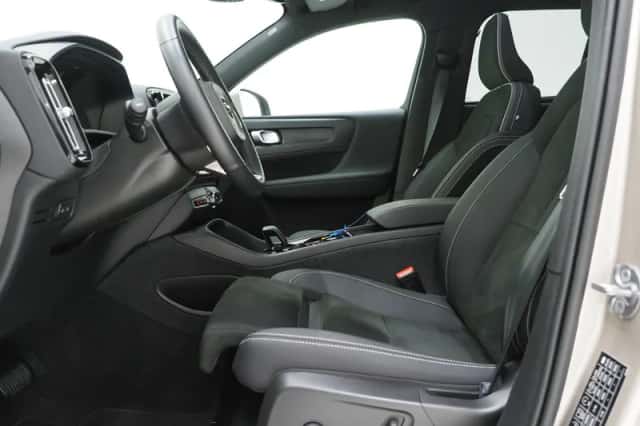 Volvo XC40 (2022) thumbnail 16
