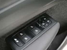 Volvo XC40 thumbnail 19