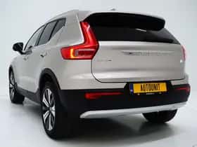 Volvo XC40 thumbnail 3