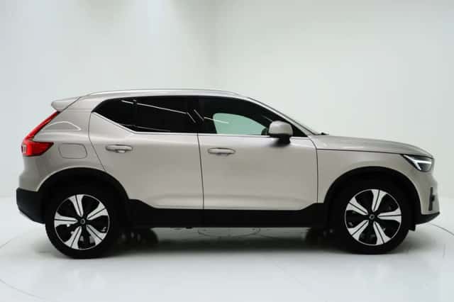 Volvo XC40 (2022) thumbnail 9