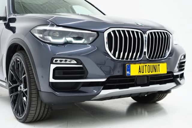 BMW X5 (2019) thumbnail 12