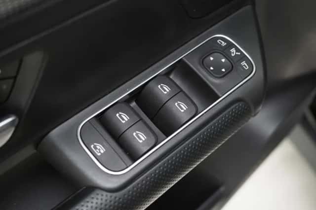 Mercedes-Benz GLB-Klasse (2021) thumbnail 17