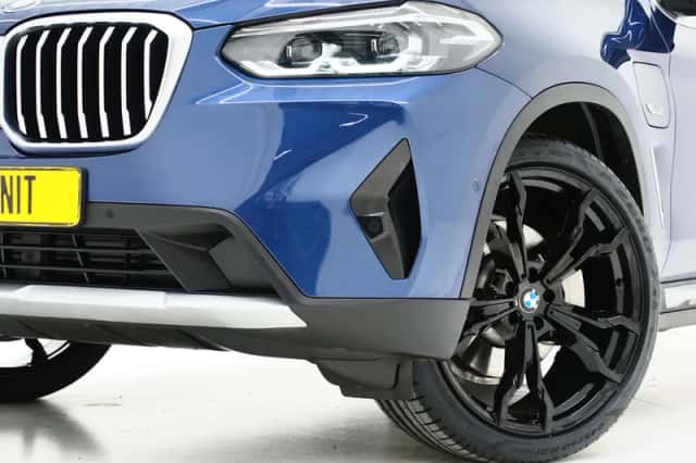 BMW X3 (2021) thumbnail 2