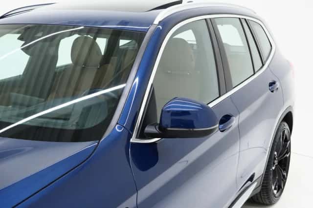 BMW X3 (2021) thumbnail 3
