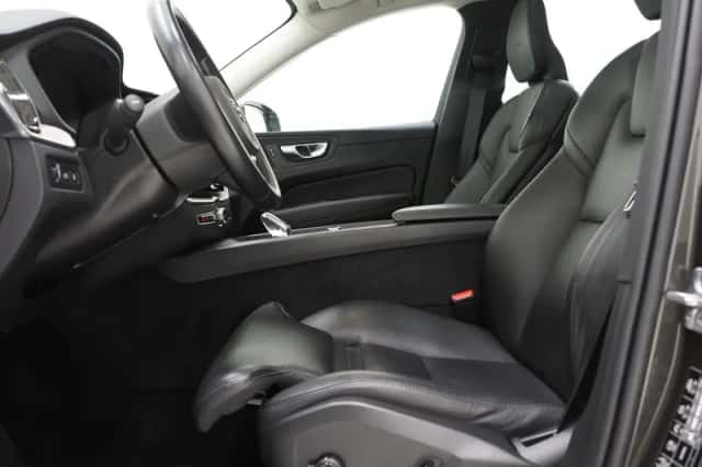 Volvo XC60 (2019) thumbnail 16