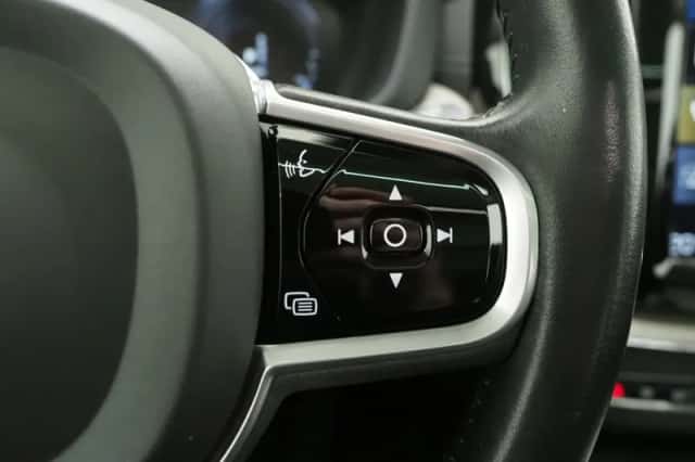 Volvo XC60 (2019) thumbnail 24