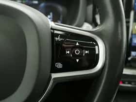 Volvo XC60 (2019) thumbnail 24