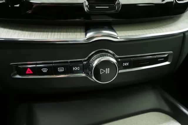 Volvo XC60 (2019) thumbnail 34