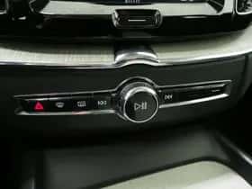 Volvo XC60 (2019) thumbnail 34