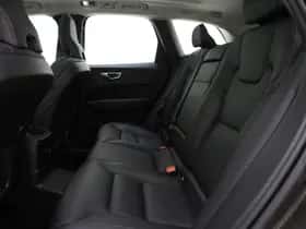 Volvo XC60 (2019) thumbnail 38