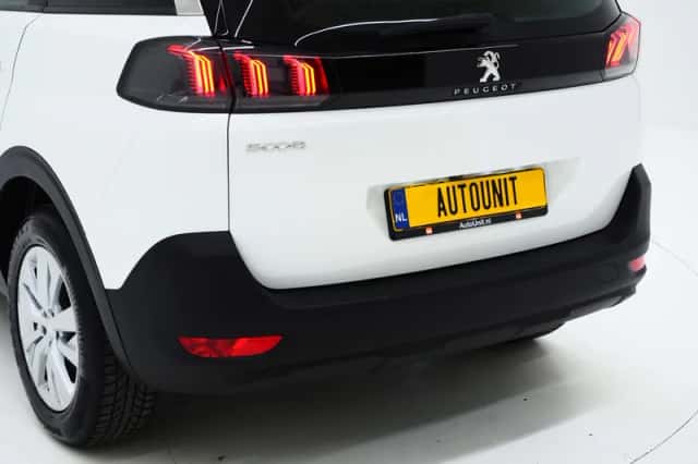 Peugeot 5008 (2021) thumbnail 14