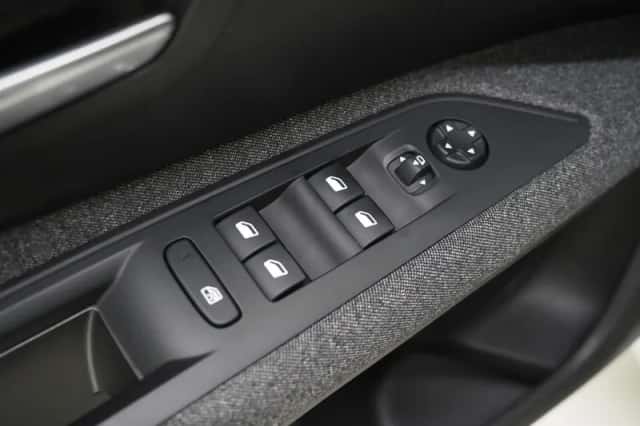 Peugeot 5008 (2021) thumbnail 17