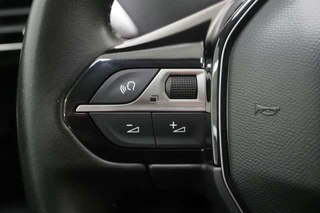 Peugeot 5008 (2021) thumbnail 21