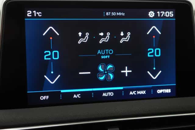 Peugeot 5008 (2021) thumbnail 25
