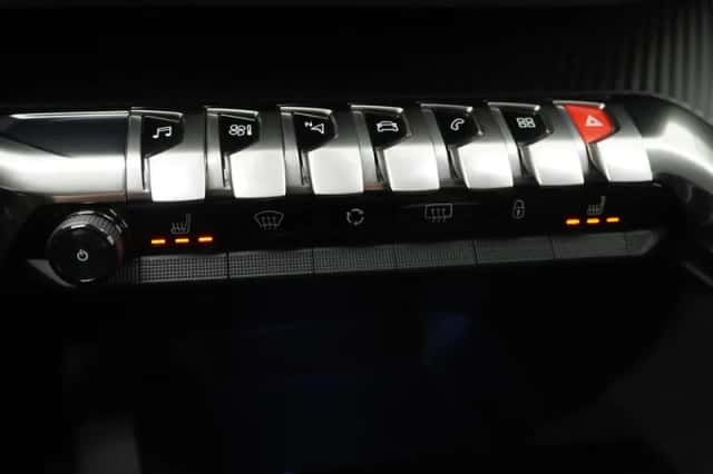 Peugeot 5008 (2021) thumbnail 30