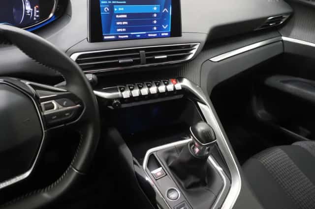 Peugeot 5008 (2021) thumbnail 32