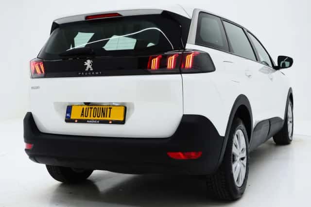 Peugeot 5008 (2021) thumbnail 9