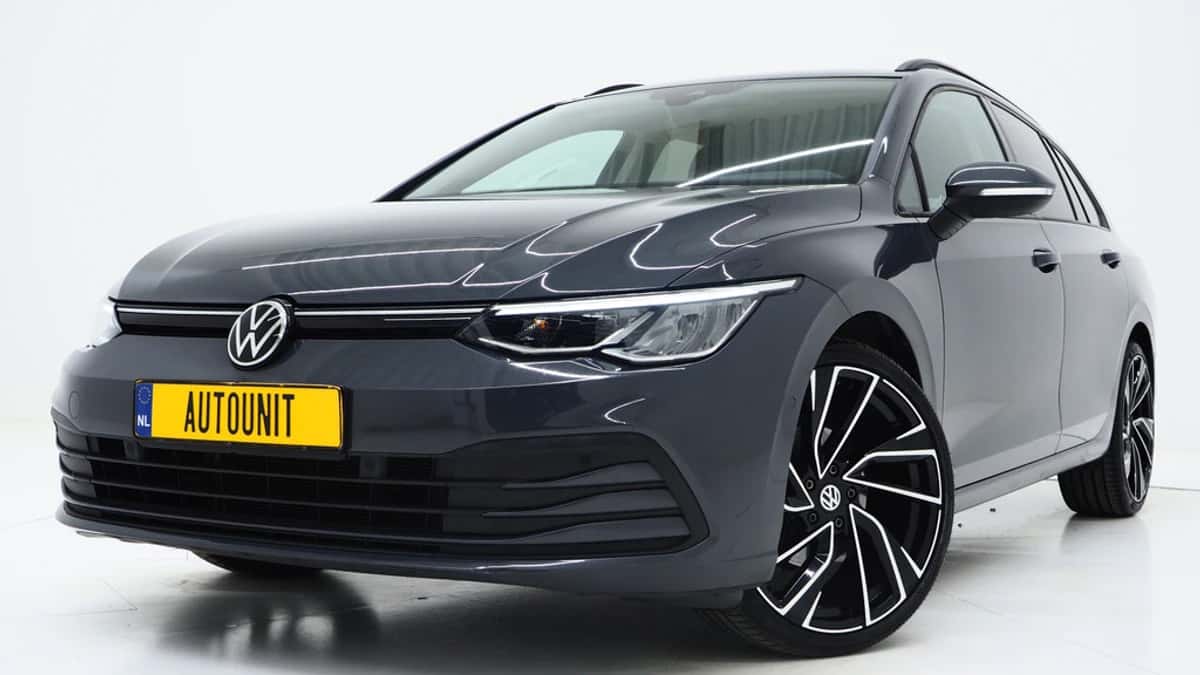 Volkswagen Golf (2022) — foto 1