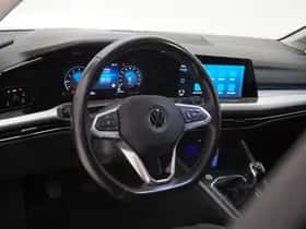 Volkswagen Golf (2022) thumbnail 16