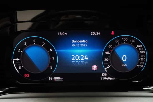 Volkswagen Golf (2022) thumbnail 24