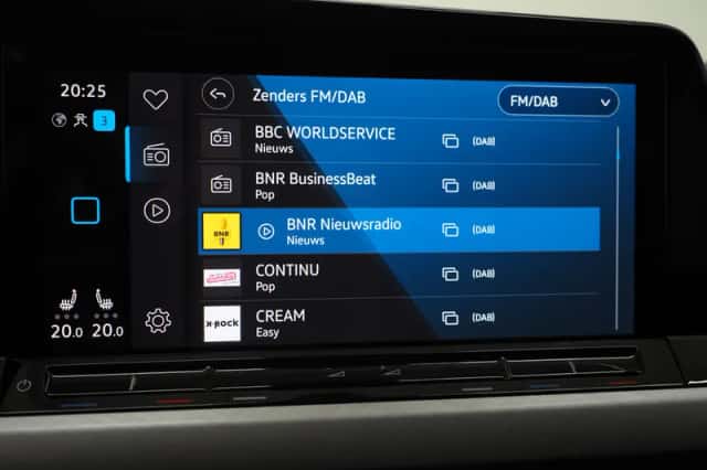 Volkswagen Golf (2022) thumbnail 27