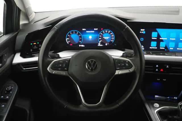 Volkswagen Golf (2022) thumbnail 33