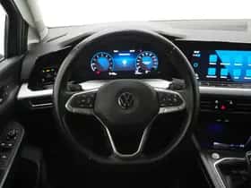 Volkswagen Golf (2022) thumbnail 33