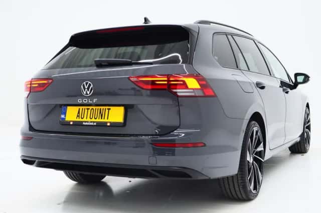 Volkswagen Golf (2022) thumbnail 9
