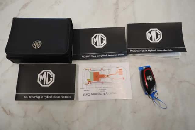 MG MG HS (2023) thumbnail 8