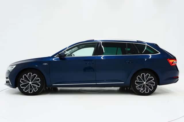 Škoda Superb (2021) thumbnail 2