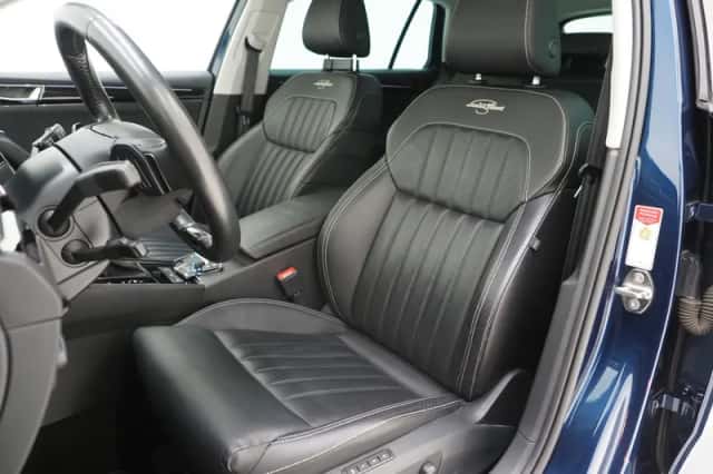Škoda Superb (2021) thumbnail 4