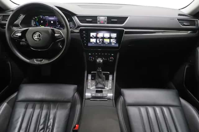 Škoda Superb (2021) thumbnail 5