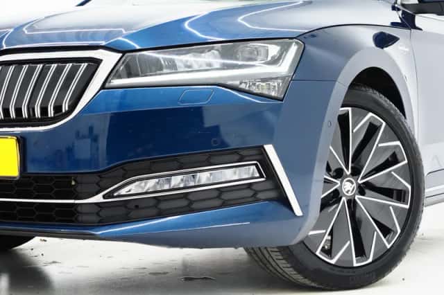 Škoda Superb (2021) thumbnail 6