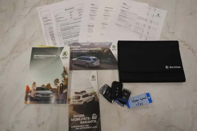 Škoda Superb (2021) thumbnail 8