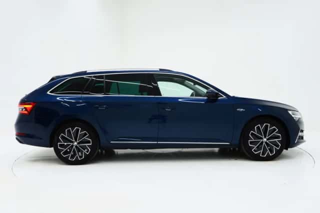 Škoda Superb (2021) thumbnail 10