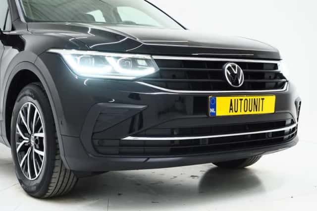 Volkswagen Tiguan (2021) thumbnail 12