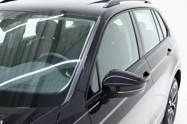 Volkswagen Tiguan (2021) thumbnail 13