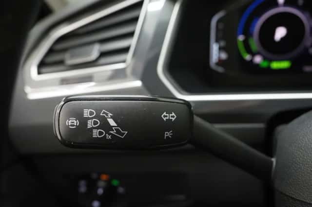 Volkswagen Tiguan (2021) thumbnail 20