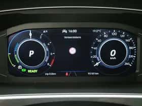 Volkswagen Tiguan (2021) thumbnail 24