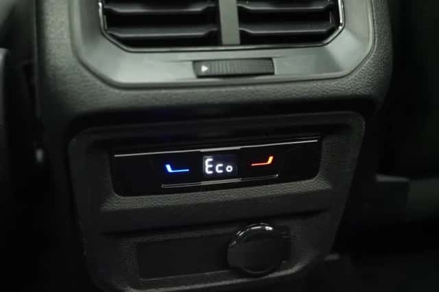 Volkswagen Tiguan (2021) thumbnail 33