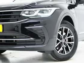 Volkswagen Tiguan (2021) thumbnail 6