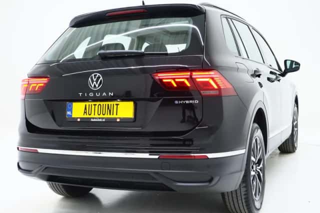 Volkswagen Tiguan (2021) thumbnail 9
