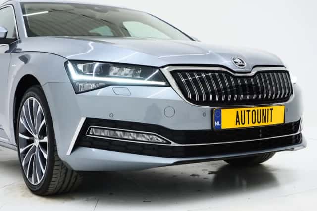 Škoda Superb (2021) thumbnail 11