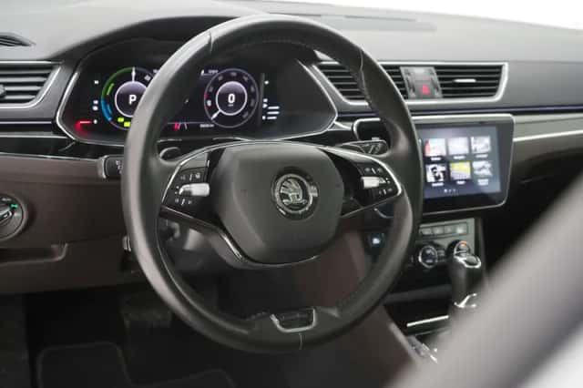 Škoda Superb (2021) thumbnail 16