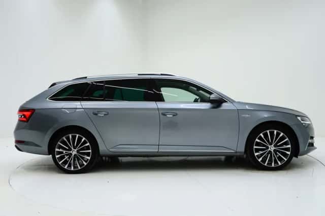 Škoda Superb (2021) thumbnail 9
